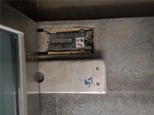 假冒多瑪凱拔地彈簧拉手，沒(méi)收罰款，保障用戶(hù)通行安全